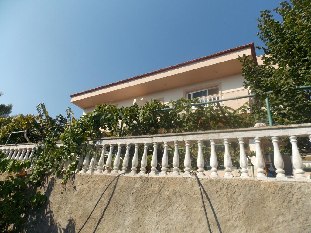 Guest house Vila Bega Saranda Extérieur photo