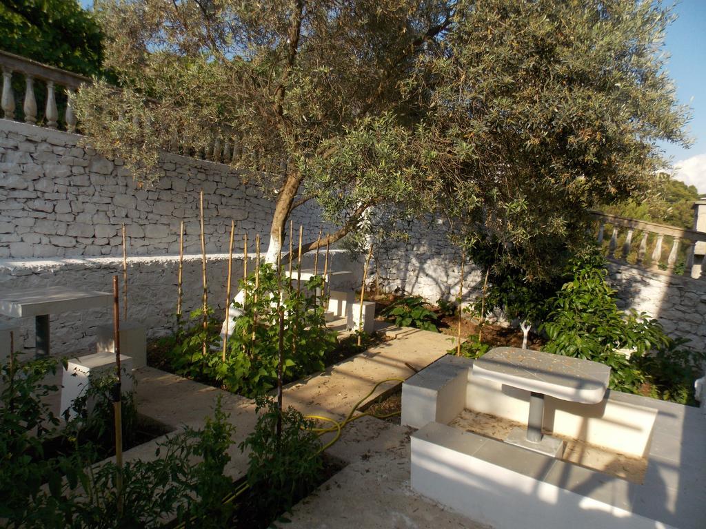 Guest house Vila Bega Saranda Extérieur photo