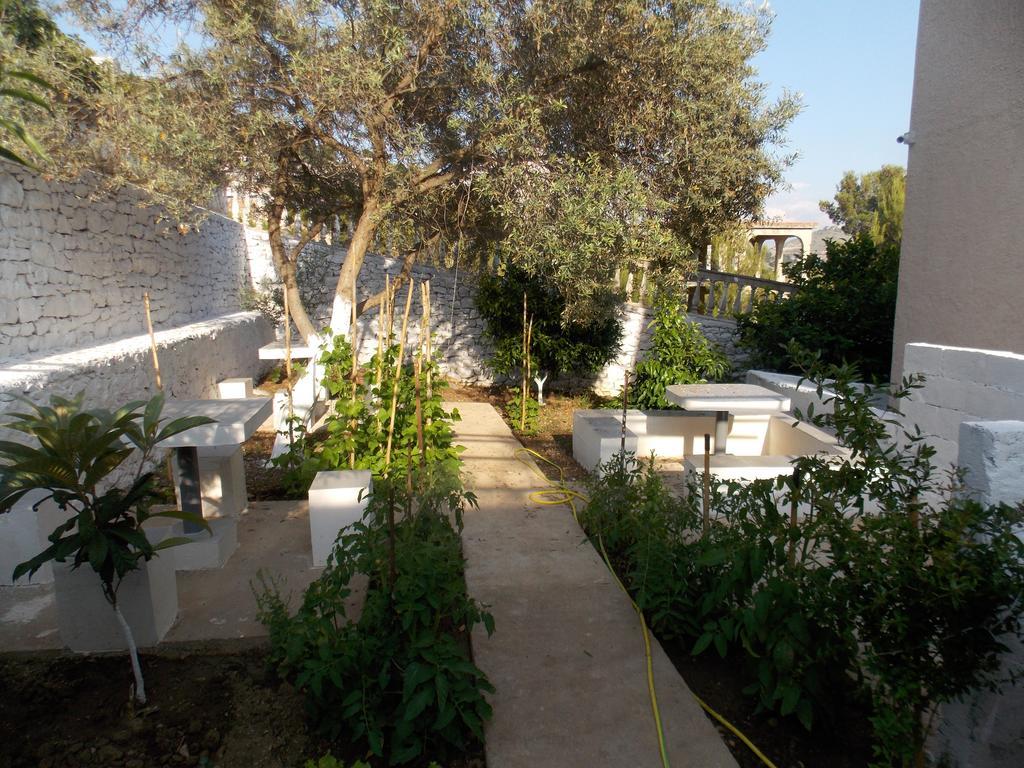 Guest house Vila Bega Saranda Extérieur photo